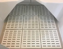 พื้นกันลื่น/ Floor Mat พลาสติก สีขาว ขนาด 30ซม x 30ซม